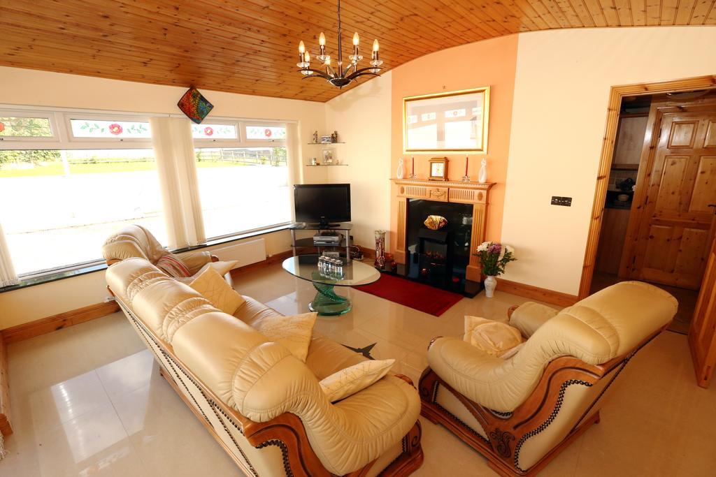 Beezies Self Catering Cottages Grange  Kültér fotó