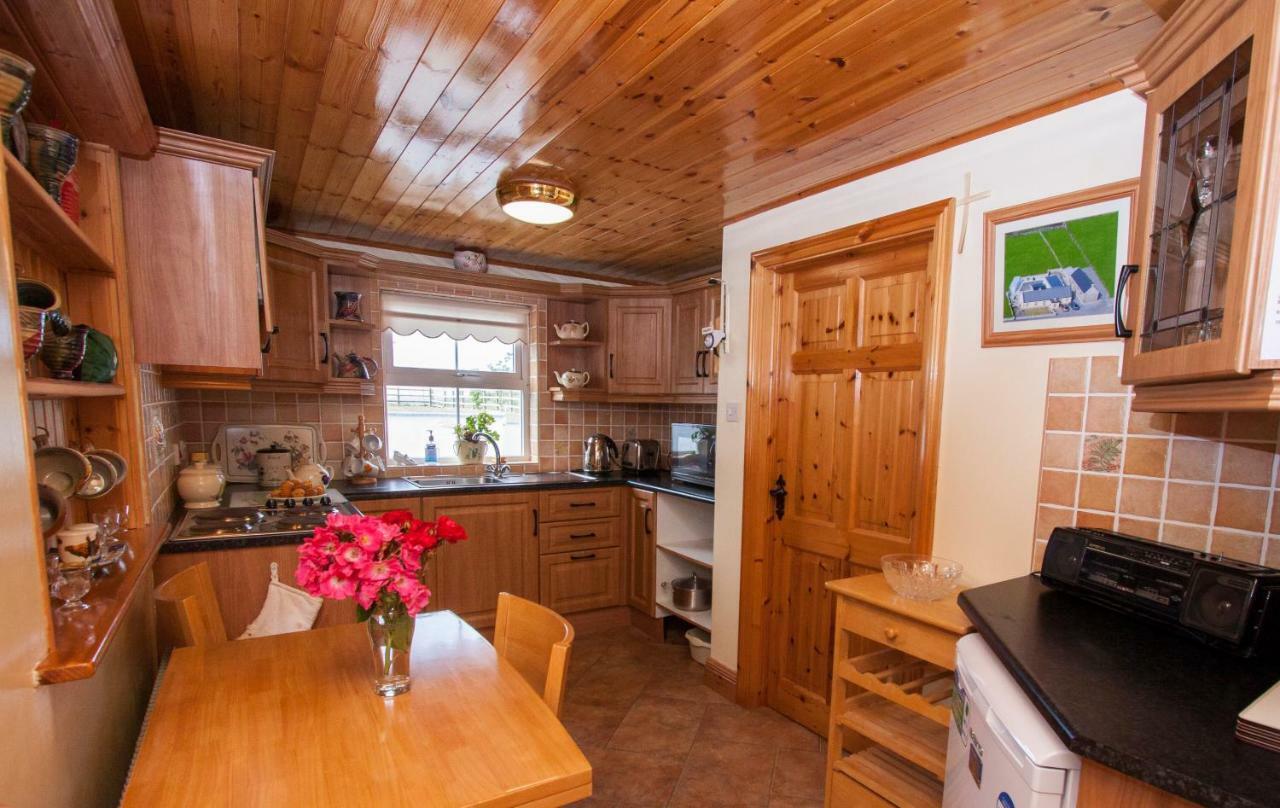 Beezies Self Catering Cottages Grange  Kültér fotó